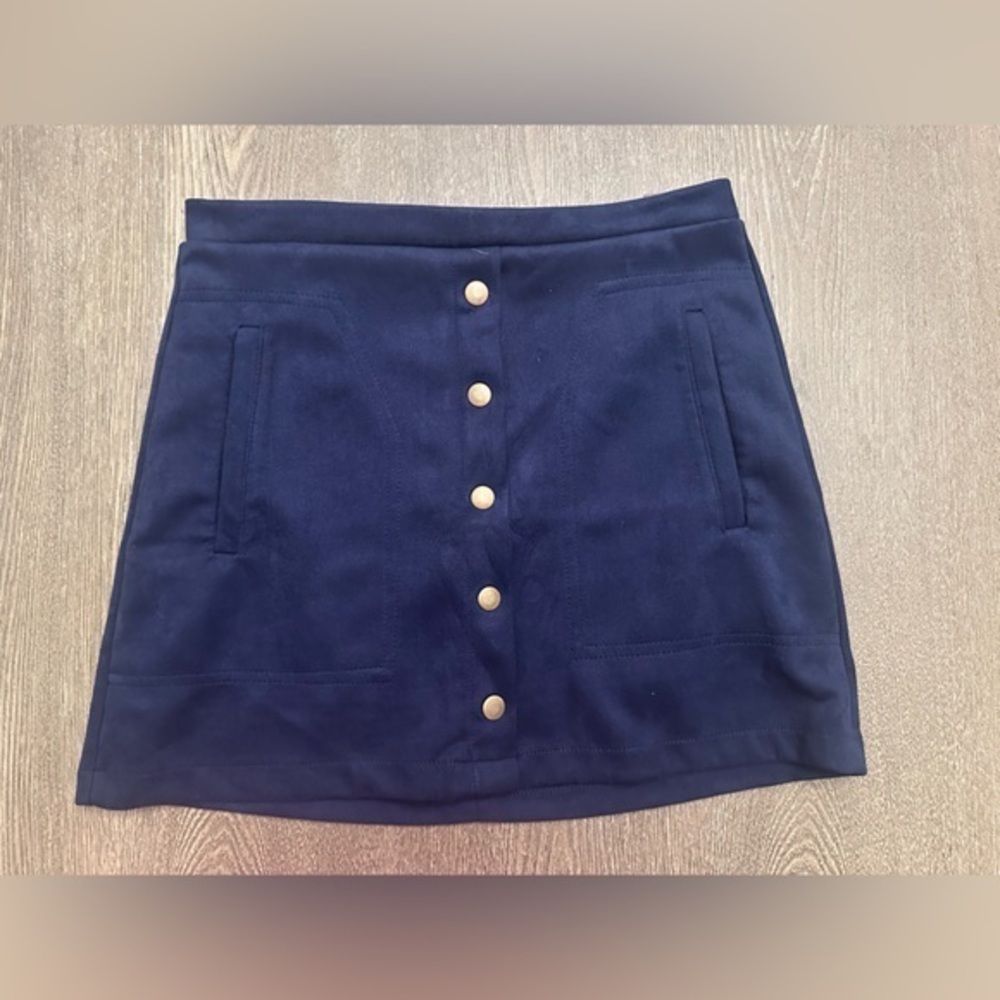 BOUTIQUE SHOE FLY B ORIGINAL SUEDE BUTTON FRONT NAVY SKIRT - Size Small SKU:170